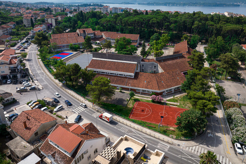 Škole u centru Tivta, Foto: Siniša Luković