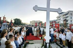 Porfirije posjetio Herceg Novi, najavljena gradnja hrama u Bijeloj