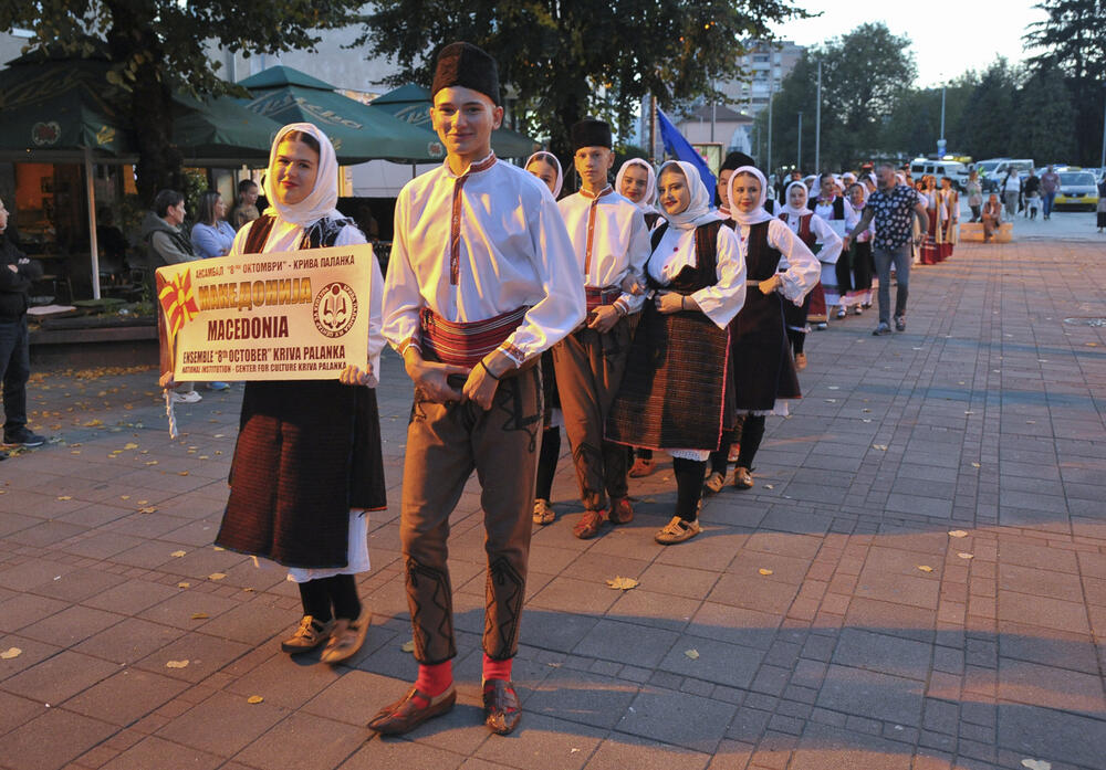 <p>Čuli su se zvuci i pjesma iz predjela Grčke, Sjeverne Makedonije, Bosne i Hercegovine i Crne Gore</p>