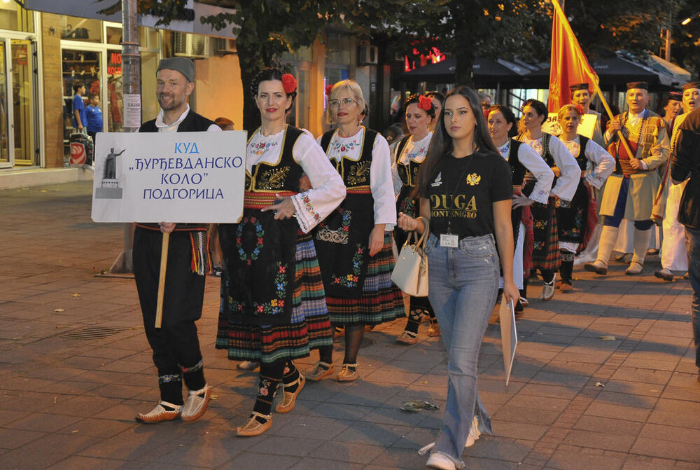 <p>Čuli su se zvuci i pjesma iz predjela Grčke, Sjeverne Makedonije, Bosne i Hercegovine i Crne Gore</p>