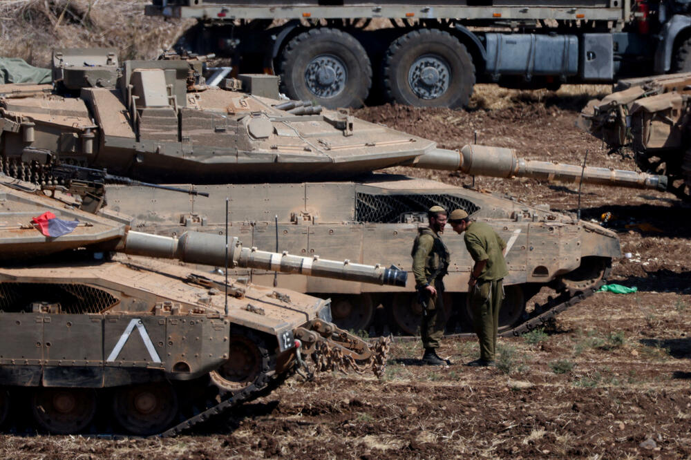 Izraelski tenkovi u blizini granice sa Libanom, Foto: REUTERS