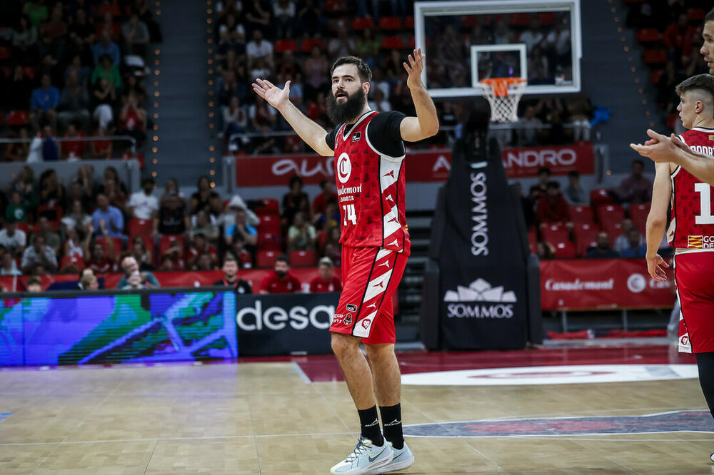 Debi u Saragosi za pamćenje: Dubljević tokom meča sa Ljeidom, Foto: Liga Endesa