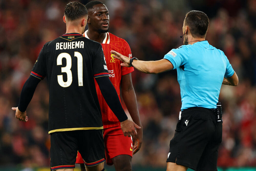 Dobra arbitraža najboljeg crnogorskog sudije na kultnom stadionu, Foto: Reuters