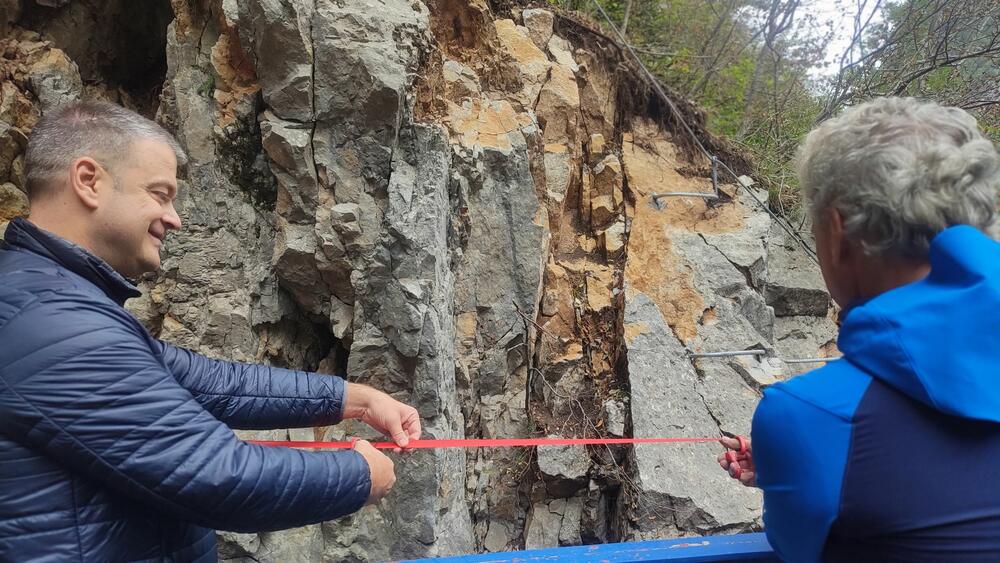 <p>Via ferrata Piva se nalazi u blizini mosta preko rijeke Pive, okružena kanjonom, na izuzetno atraktivnoj lokaciji, a prilagođena je potrebama svih turista, djelimično je pogodna i za djecu</p>