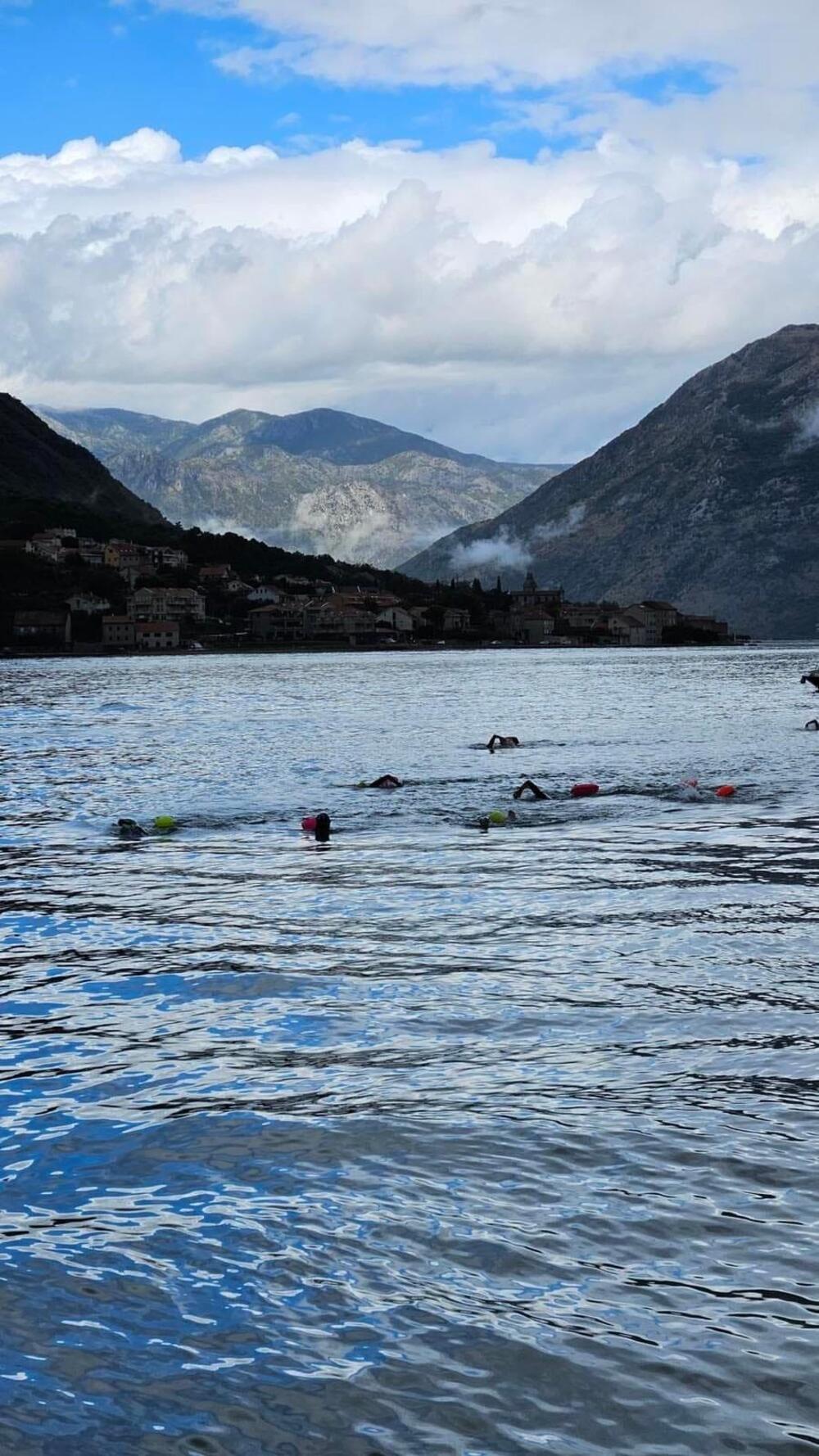 <p>Plivačka ruta u dužini od osam kilometara bila je na relaciji Perast- Dobrota</p>