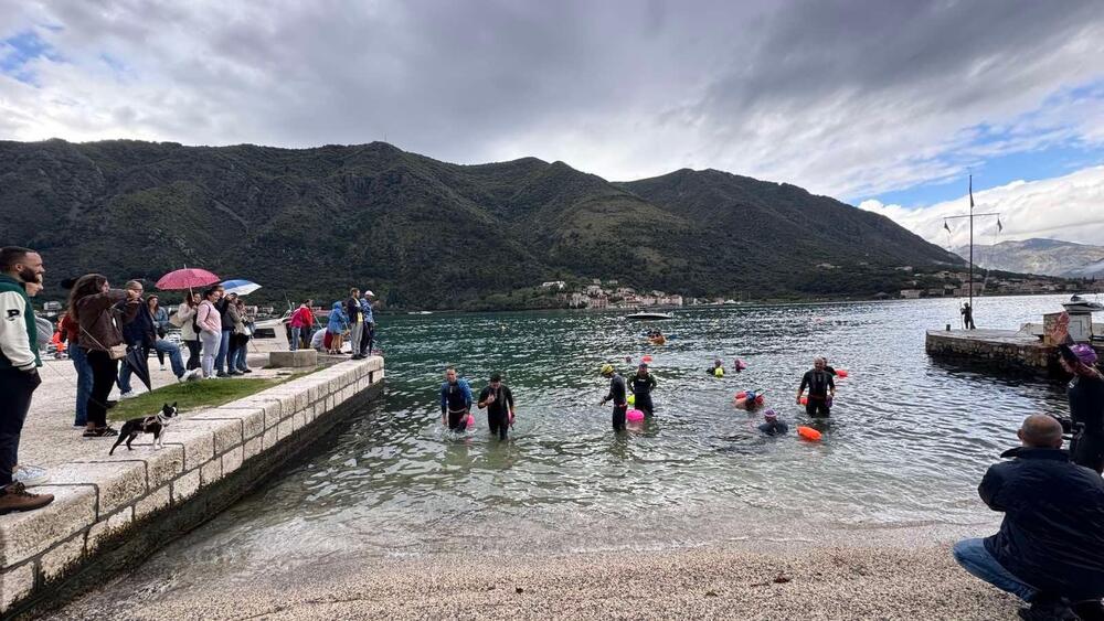 <p>Plivačka ruta u dužini od osam kilometara bila je na relaciji Perast- Dobrota</p>