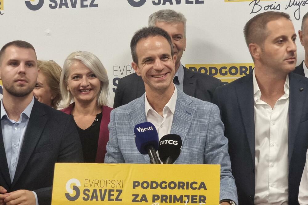 Osmijesi poslije izbora u Podgorici: Članovi Evropskog saveza