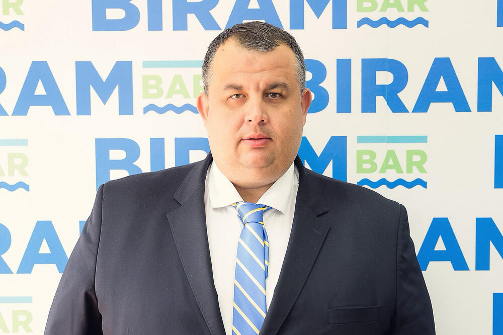 Novaković, Foto: Biram Crnu Goru - Biram Bar