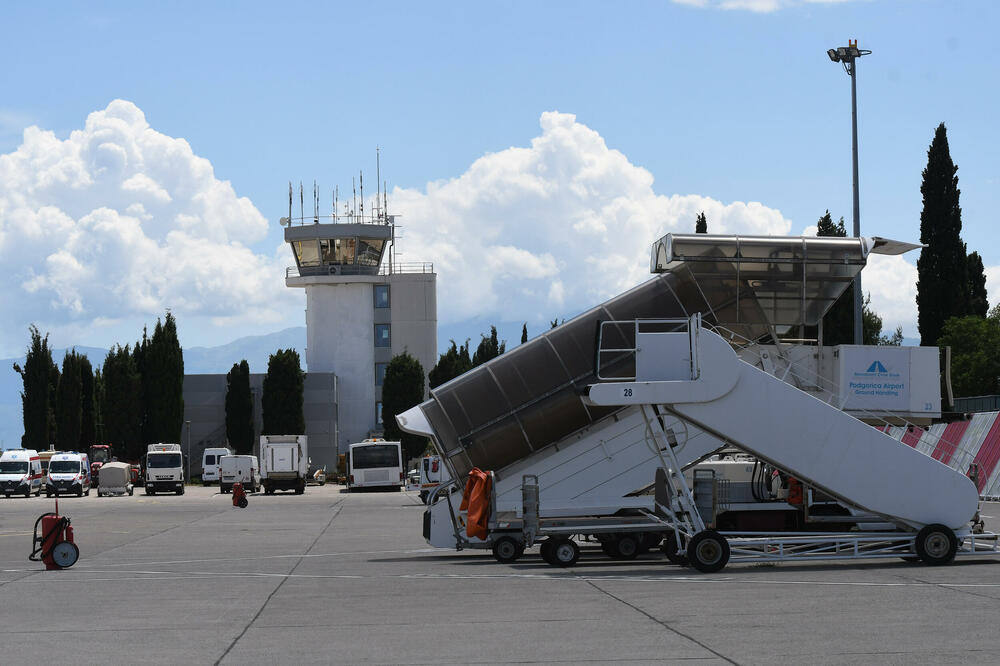 Toranj Kontrole leta na podgoričkom aerodromu, Foto: SAVO PRELEVIC