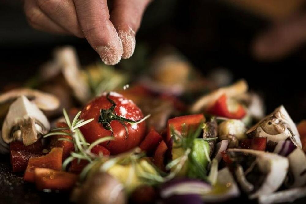 Većina ljudi unosi više soli nego što je potrebno, Foto: Getty Images