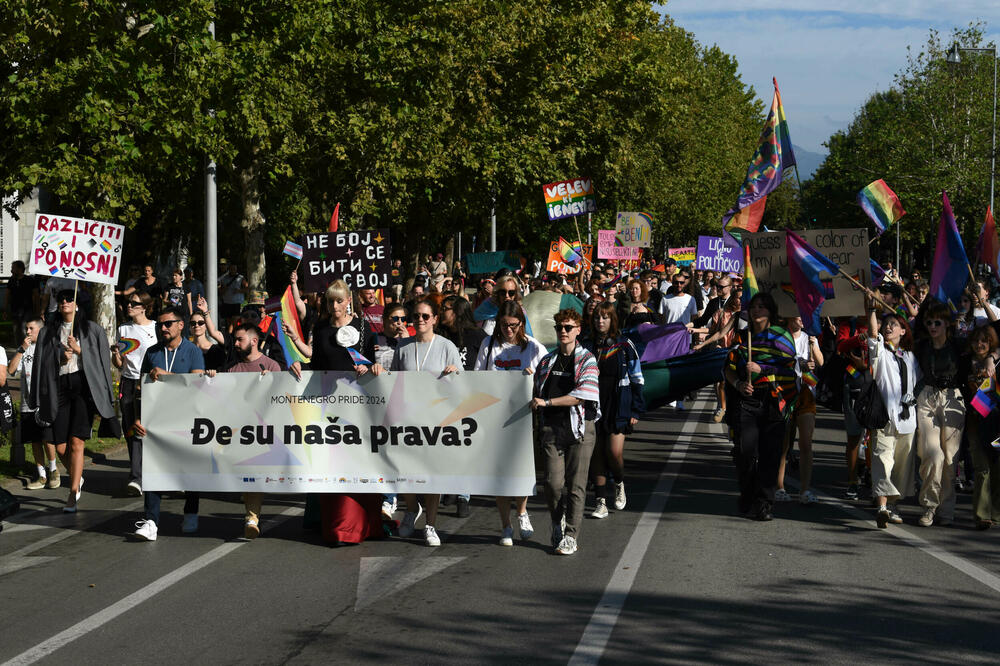 U Podgorici je lakše: Detalj sa nedavno održanog Prajda, Foto: Boris Pejović