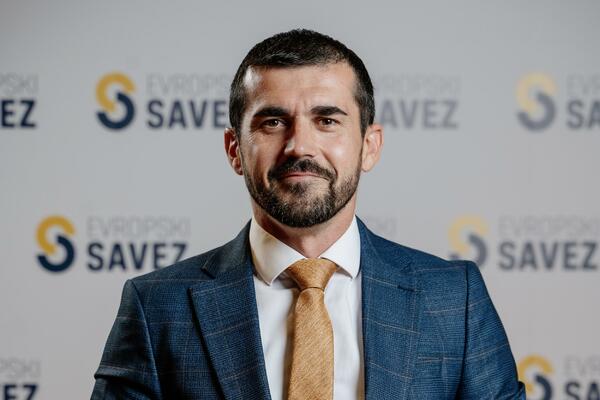 Nenezić: Jakšić Stojanović poštuje zakone