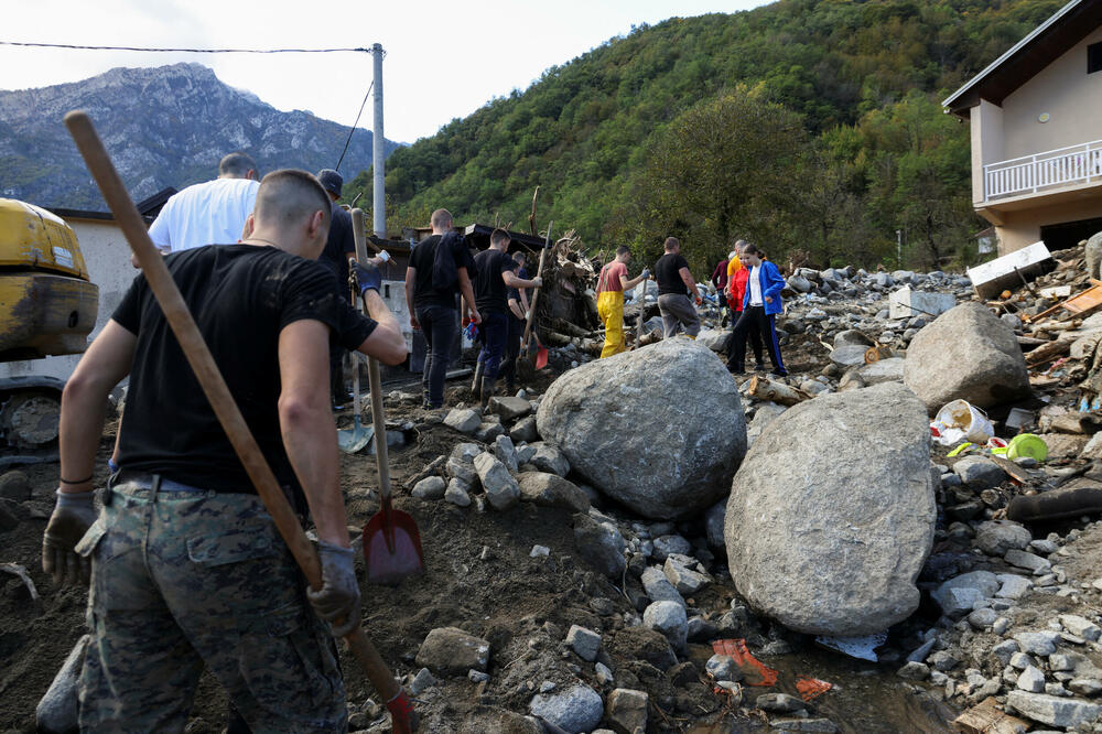 Posljedice poplava u naselju Zlate, Foto: Reuters