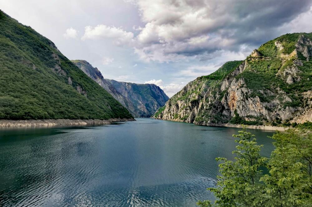 Nova hidroelektrana bila bi nizvodno od postojeće: Pivsko jezero (arhiva), Foto: Slavko Radulović