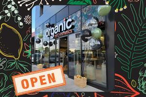 Organic by Cosmetics