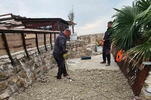 Ulcinj: Komunalna policija uklonila betonsku ploču pored ulaza u...