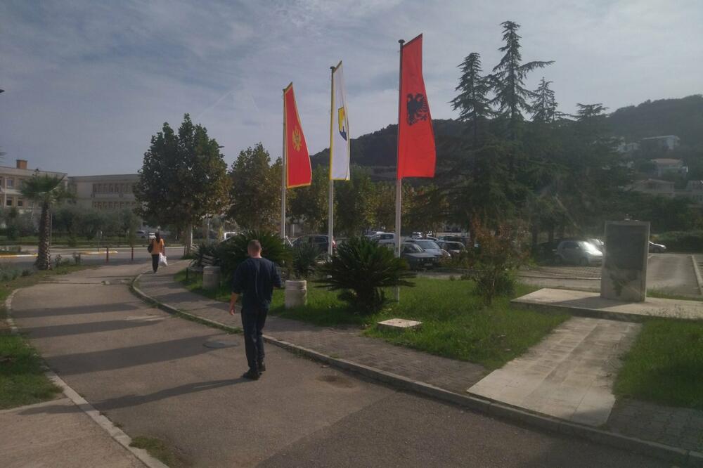 Parking na kojem je planirano postavljanje spomenika, Foto: Samir Adrović