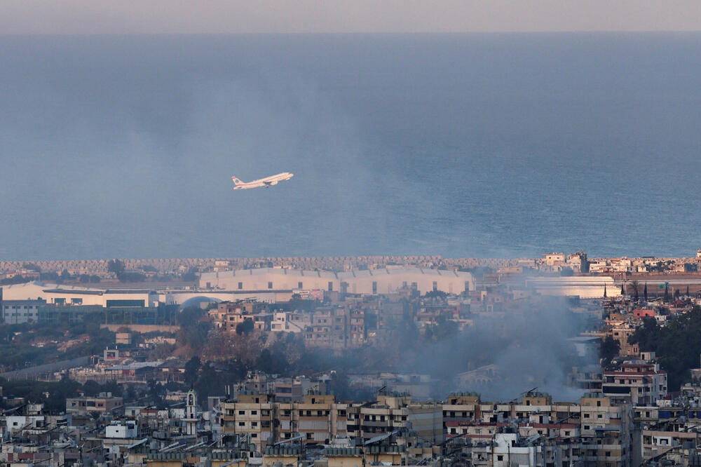 Avion libanske kompanije iznad Bejruta, Foto: Reuters