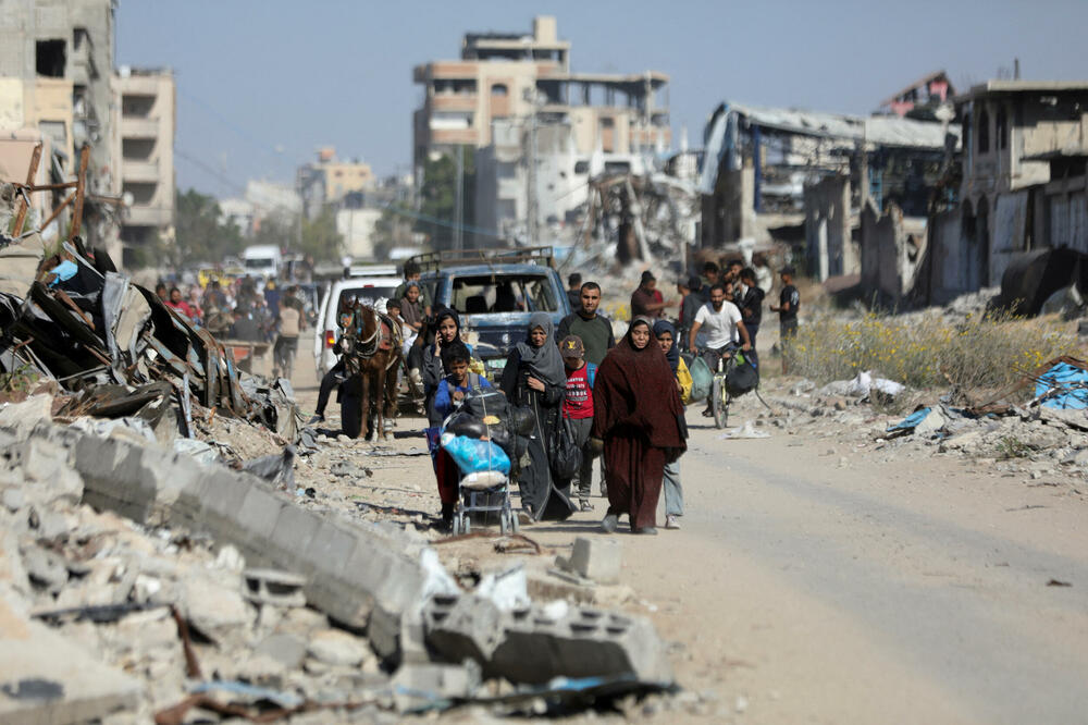 Raseljeni Palestinci na sjeveru Gaze, Foto: REUTERS