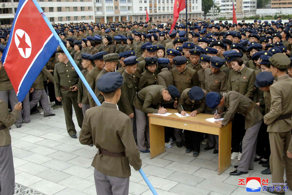 Mladi se prijavljuju u vojsku Sjeverne Koreje (Ilustracija), Foto: REUTERS