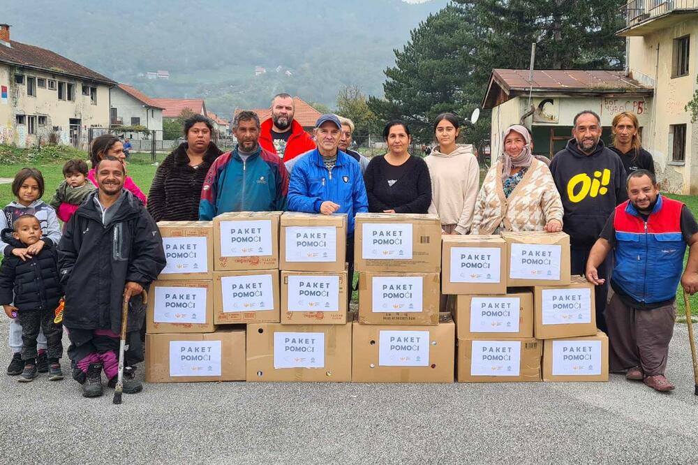 Prethodnog vikenda aktivisti NVO Dobro djelo i Mreža za integraciju mladih dijelili su pakete u Beranama, Foto: NVO Dobro djelo