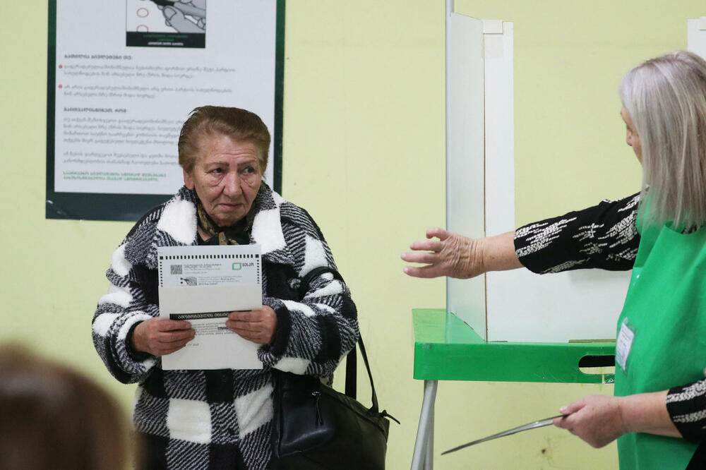 Detalj sa glasačkog mjesta u Gruziji, Foto: Reuters