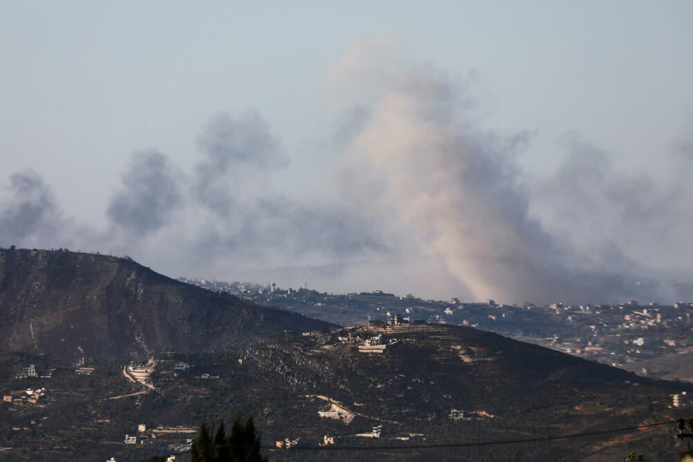 Dim nastao usred neprijateljstva Hezbolaha i izraelskih snaga: Detalj iz Mardžajuna u Libanu, blizu granice sa Izraelom, Foto: Reuters