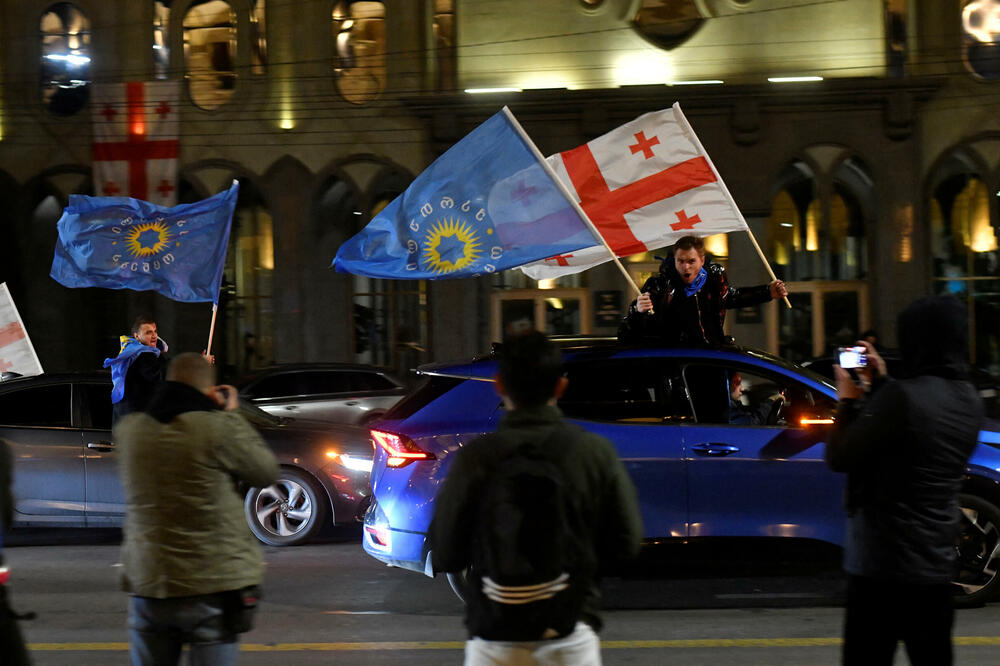 Slavlje pristalica stranke "Gruzijski san", Foto: Reuters