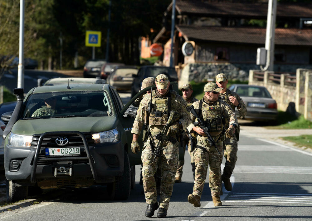 <p>Prema saznanjima Vijesti policiji je iz više bjelopoljskih sela prijavljeno da je Balijagić primjećen, ali nijedna prijava nije rezultirala lišenjem slobode odbjeglog ubice, silovatelja i razbojnika</p>