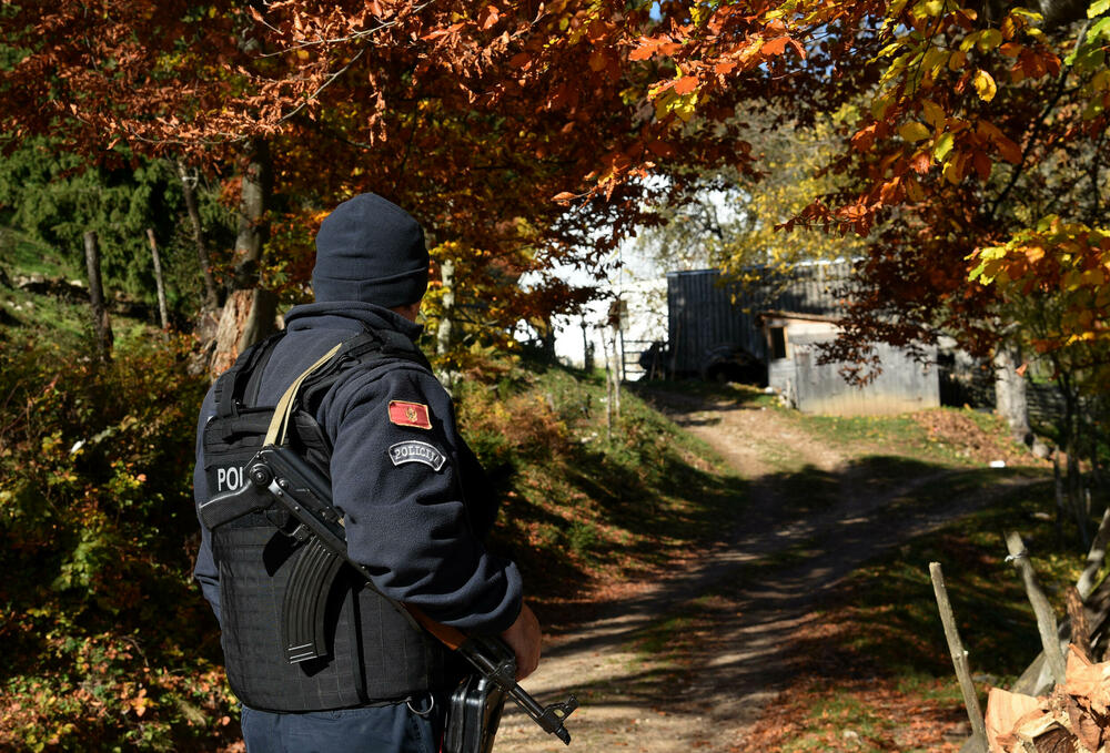 <p>Prema saznanjima Vijesti policiji je iz više bjelopoljskih sela prijavljeno da je Balijagić primjećen, ali nijedna prijava nije rezultirala lišenjem slobode odbjeglog ubice, silovatelja i razbojnika</p>