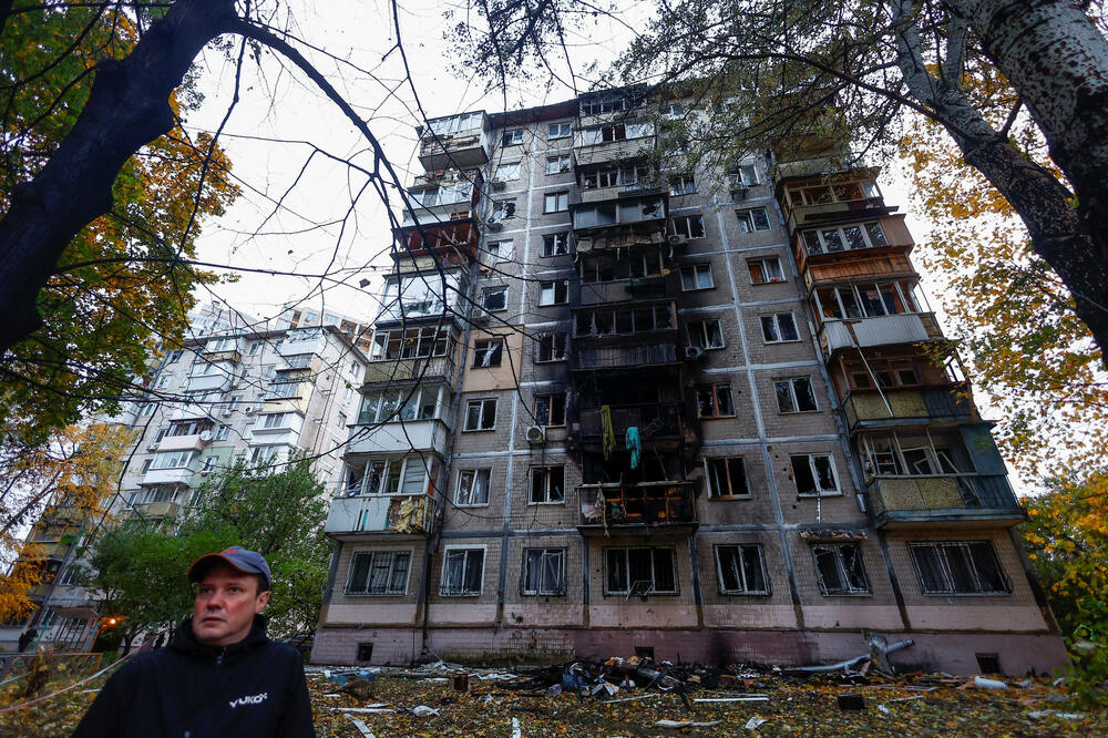 Zgrada u Kijevu u kojoj je došlo do požara nakon ruskog napada, Foto: REUTERS