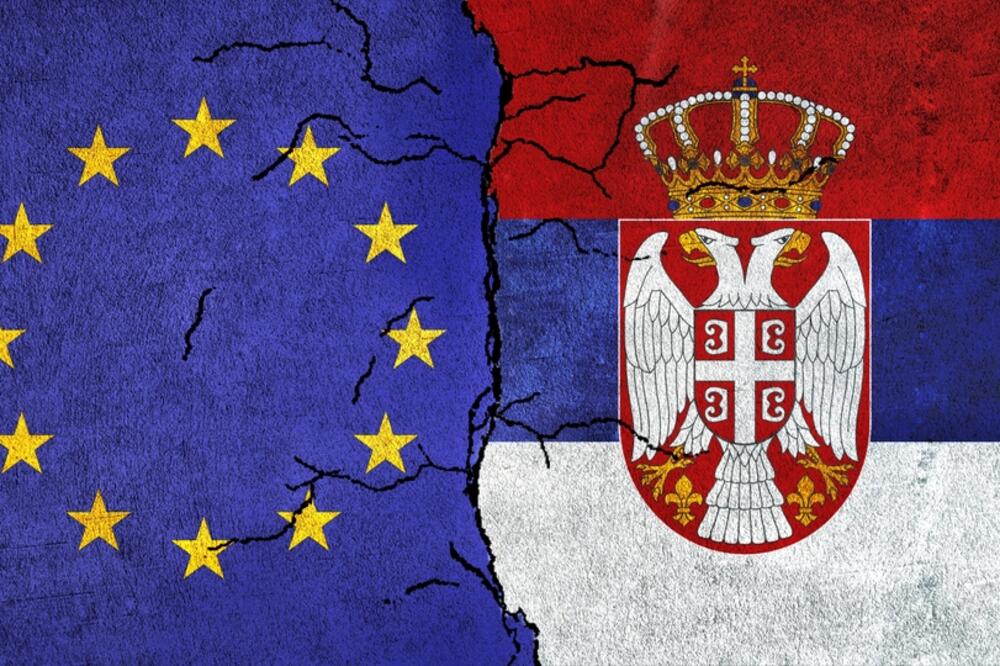 Zastave EU i Srbije (ilustracija), Foto: Shutterstock