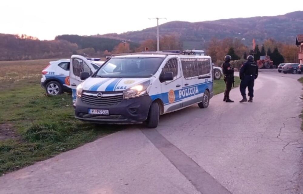 Policija u selu Kukulje