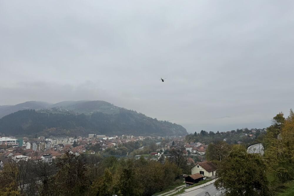 Helikopter ide Bijelog Polja pravcu Kukulja, Orahovice i granice sa Srbijom, Foto: Jadranka Ćetković