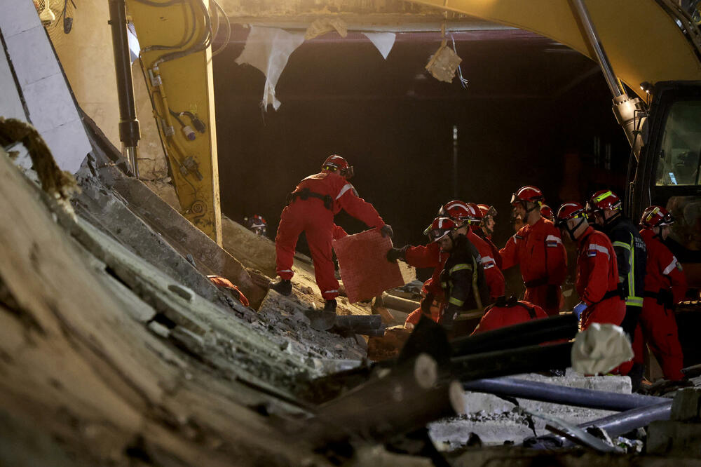 Sa mjesta nesreće, Foto: Reuters