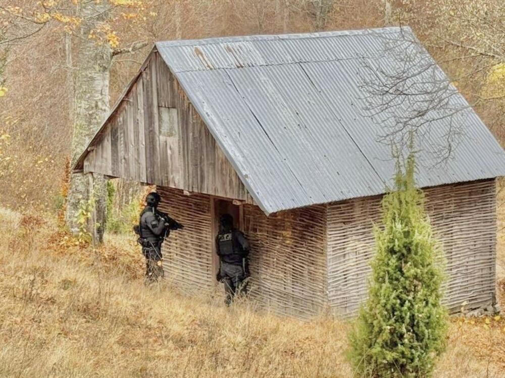 <p>Tokom proteklih devet dana pretraženo je više od stotinu kvadratnih kilometara teritorije i nekoliko stotina objekata u ruralnom i planinskom području, kažu iz MUP-a</p>