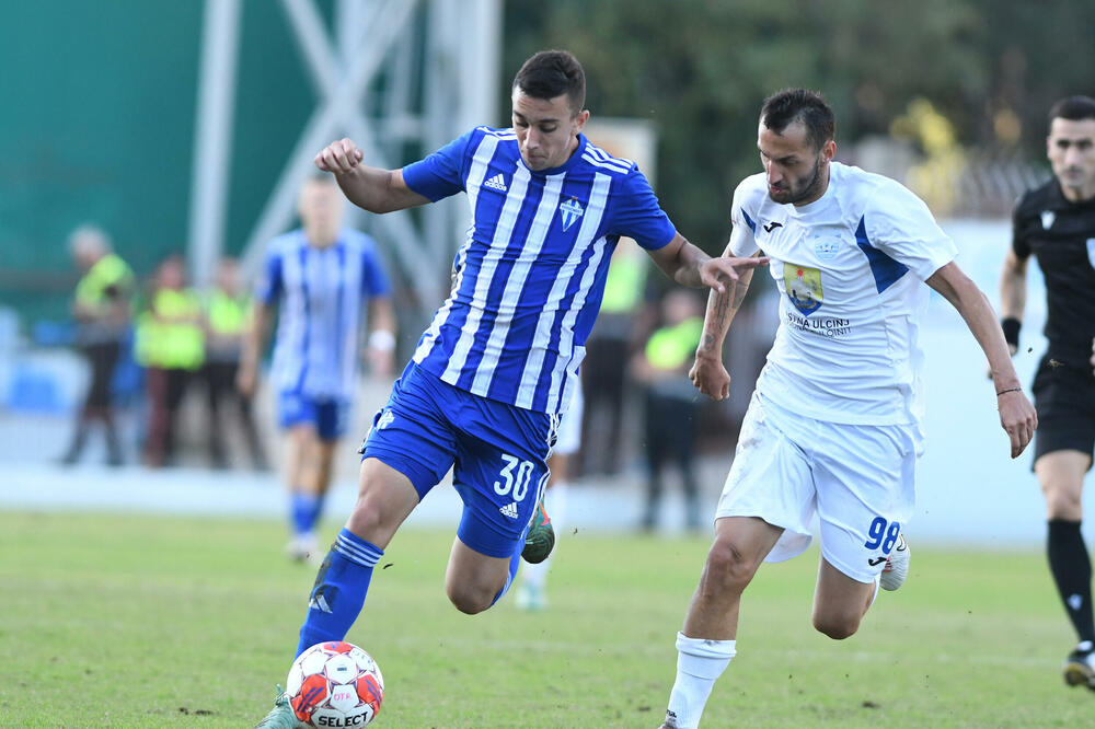 Andrija Bulatović na meču sa Otrantom, Foto: FSCG