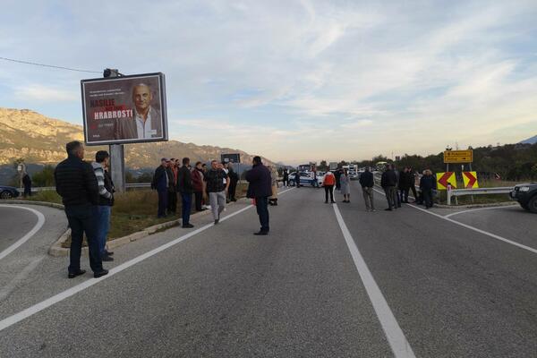 The road blockade on Bogetići has ended, the locals are unhappy that they...