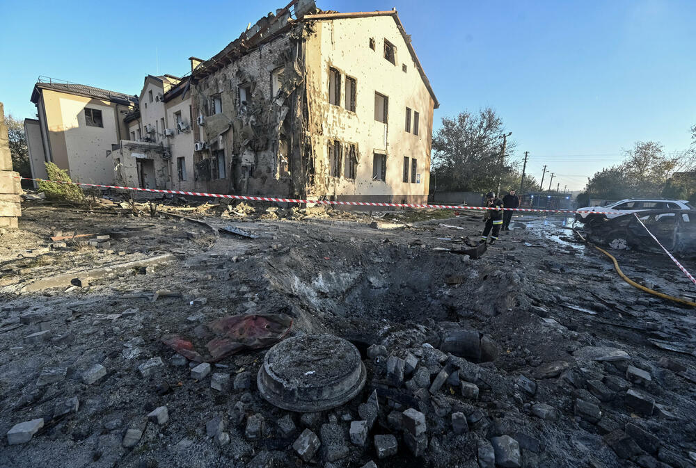 <p>Predsjednik Volodimir Zelenski, koji prisustvuje samitu evropskih lidera u Budimpešti, pozvao je saveznike Ukrajine da obezbijede više oružja kako bi pomogli Kijevu da odbrani nebo</p>