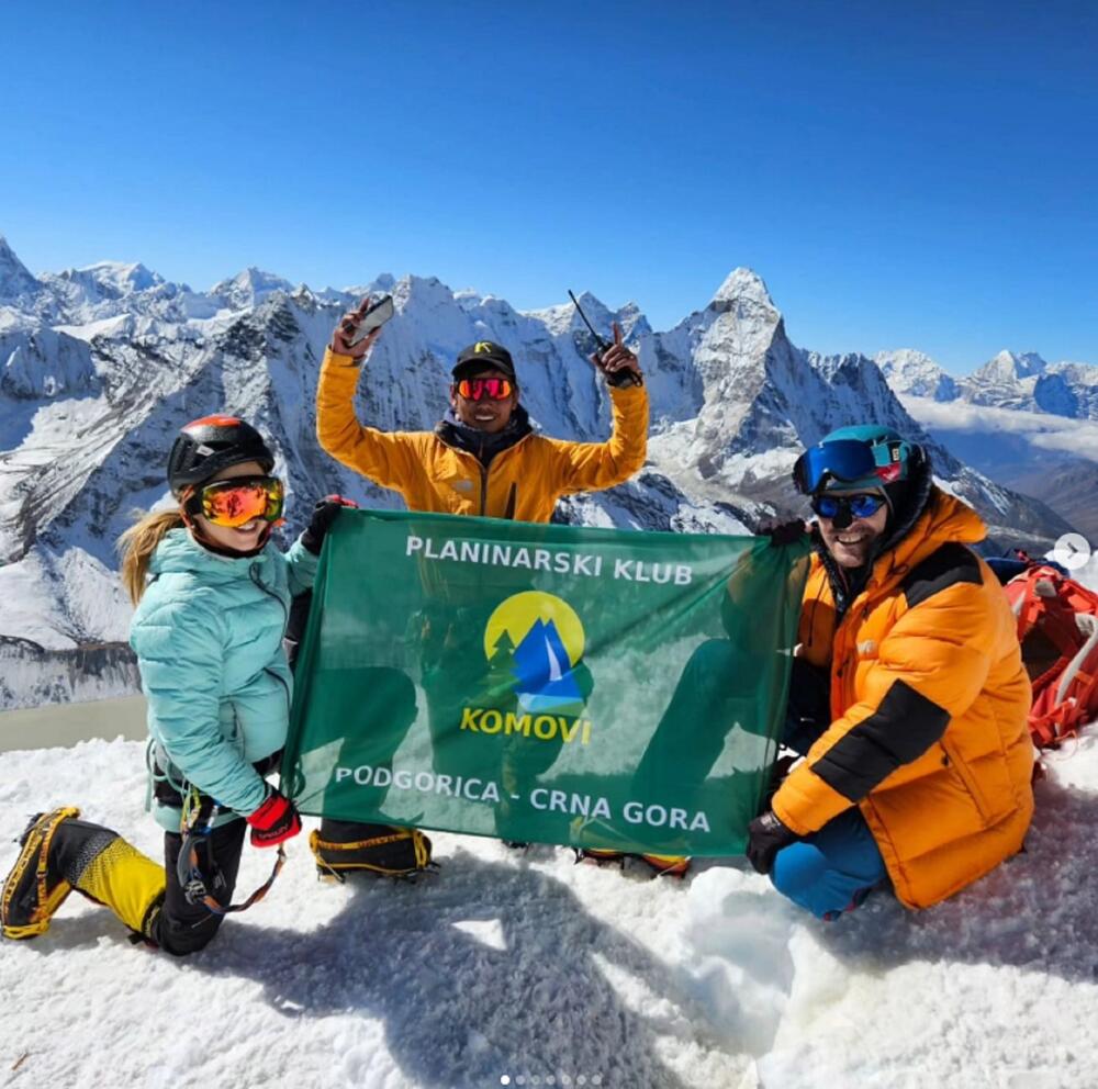 Boris Čelebić (desno) sa ekipom sa kojom se popeo na Island Peak