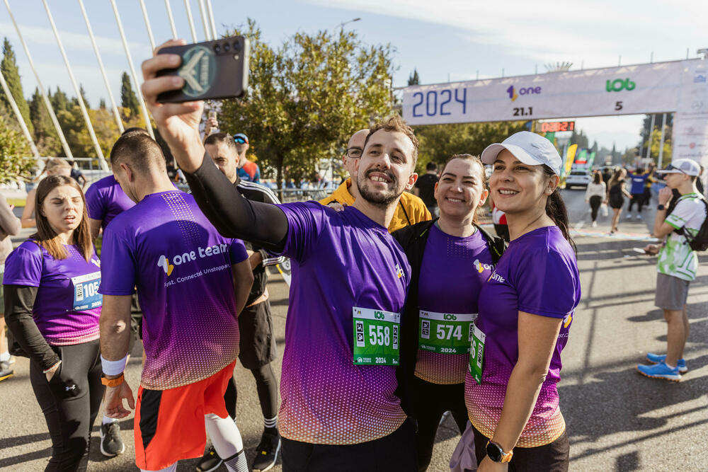 <p>Kao digitalni partner Millenium run-a, One danas poručuje „Fast. Connected. Unstoppable!“</p>