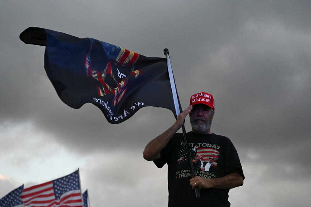 Pristalica MAGA pokreta i Vest Palm Biču na Floridi, Foto: Reuters