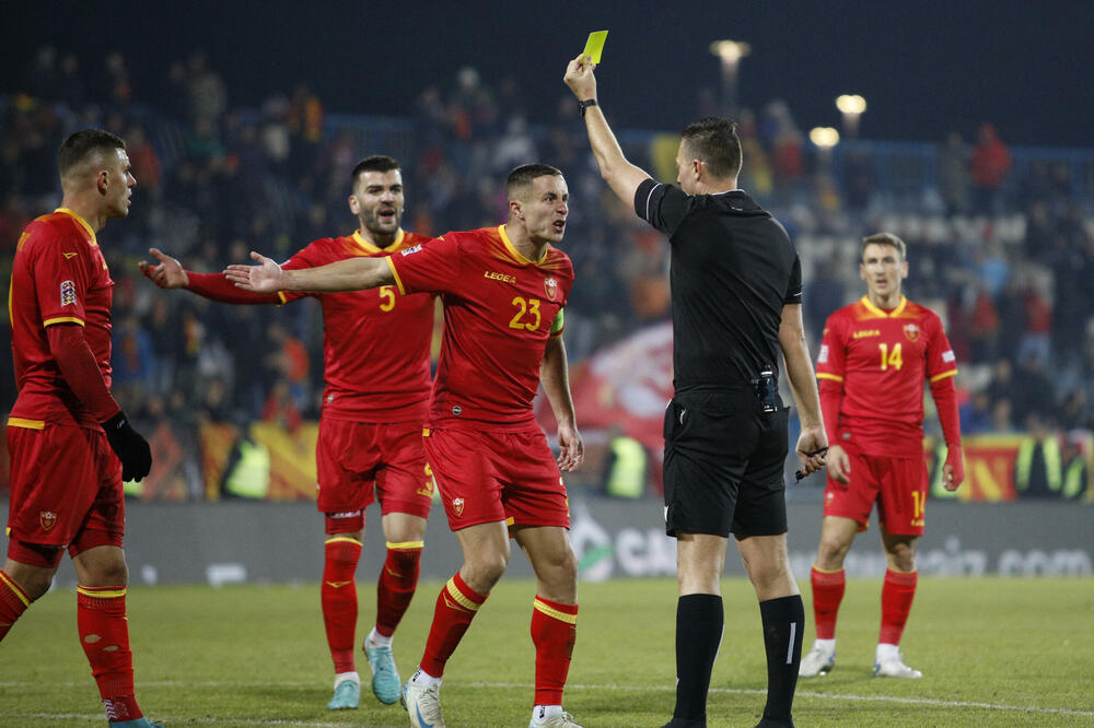 Marušić tokom meča sa Islandom, Foto: Reuters