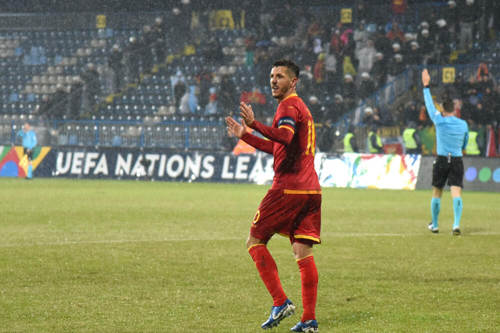 Jovetić tokom meča sa Turskom, Foto: Luka Zeković