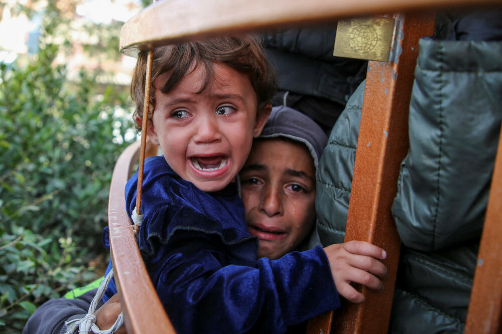 Sa sahrane jedne od žrtva izraelskih napada u Kan Junisu, Foto: Reuters