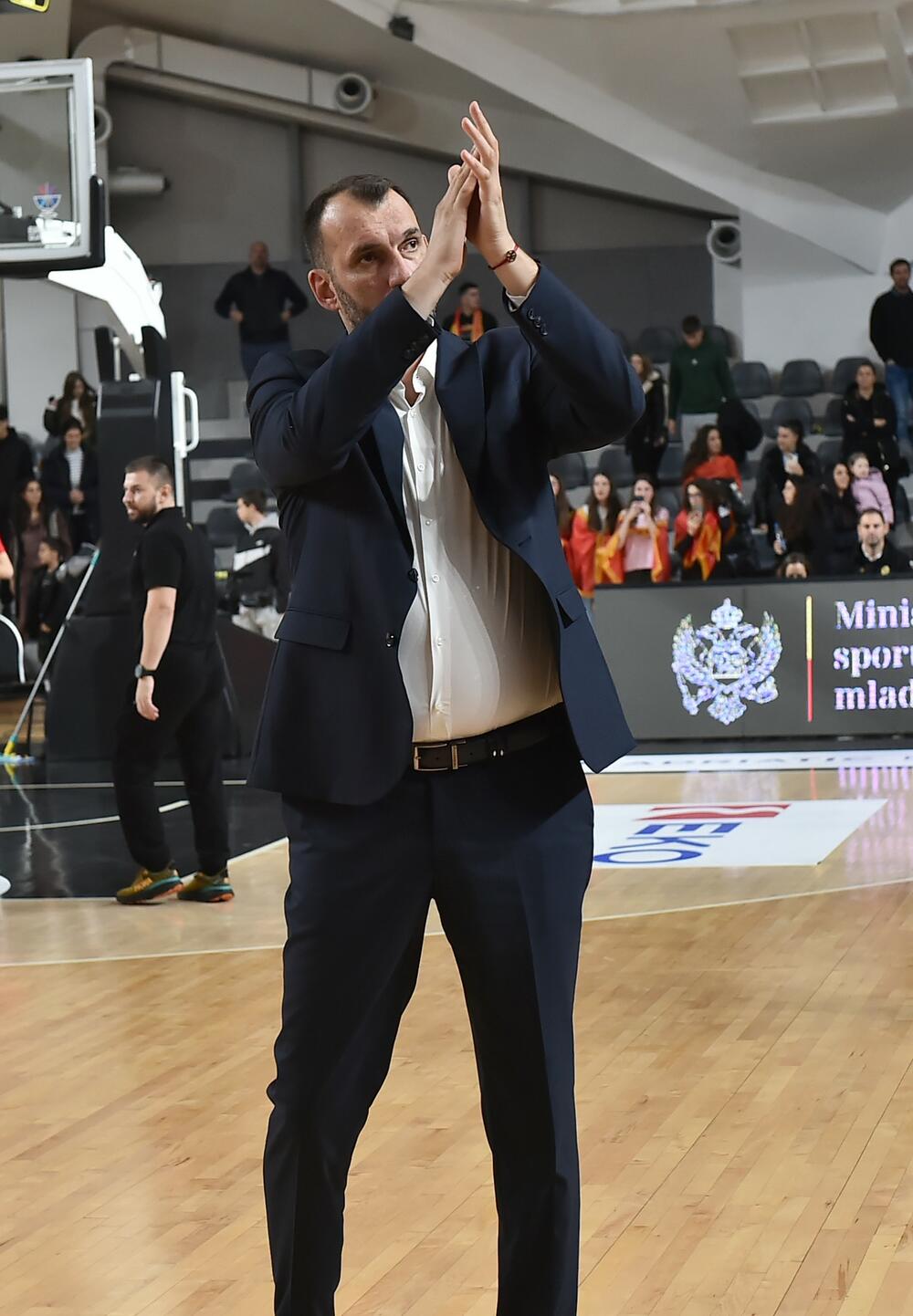 <p>Košarkaška reprezentacija Crne Gore savladala sinoć u "Bemax areni" Bugarsku (85:62) i napravila bitan korak ka Eurobasketu</p>