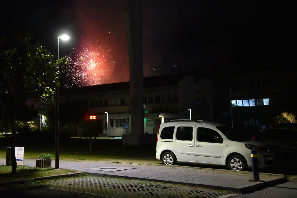 Vatromet poslije lokalnih izbora u Budvi, Foto: BORIS PEJOVIC