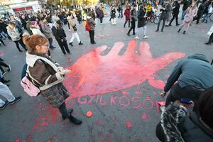 Demonstracije u Novom Sadu: "Ako naprednjaci operu farbu sa ulica,...