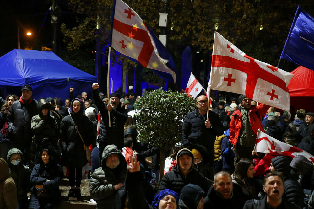 <p>Lider Koalicije za promjene Nika Melija obećao je da će opozicija "učiniti sve da porazi takozvanu vladu, samoproglašenu vladu"</p>