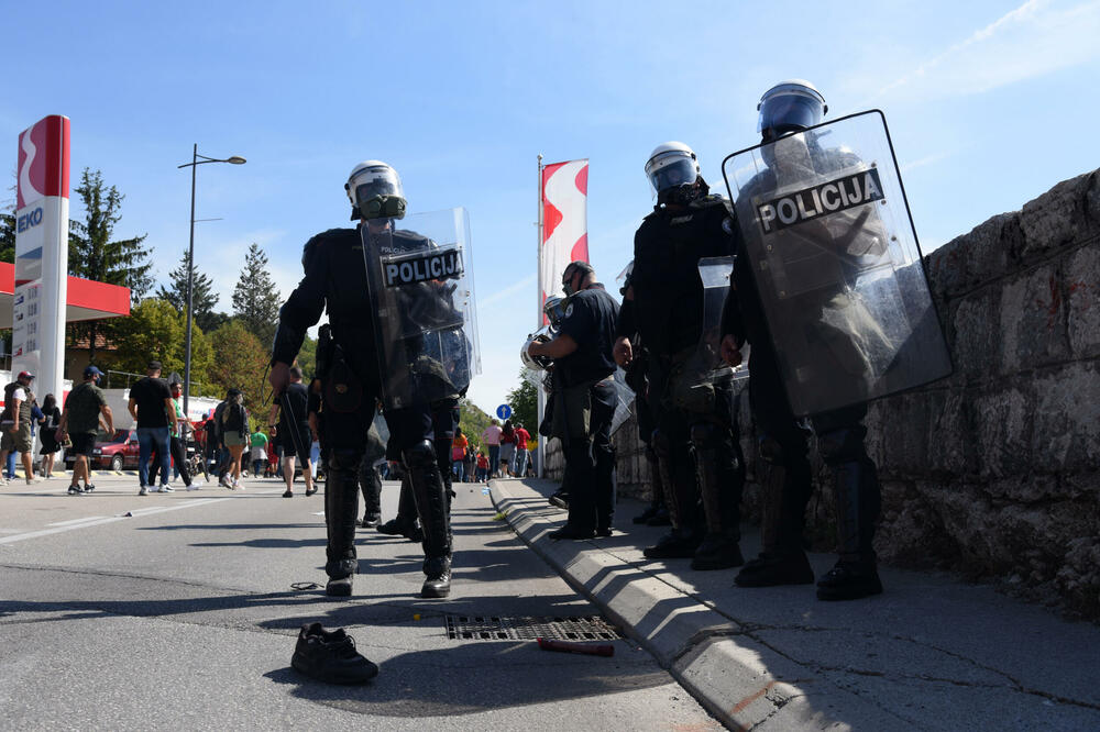 Dio policajaca na ulazu u Cetinje (ilustracija), Foto: BORIS PEJOVIC